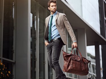 men-go-to-office-373x280-1 men-go-to-office-373x280-1