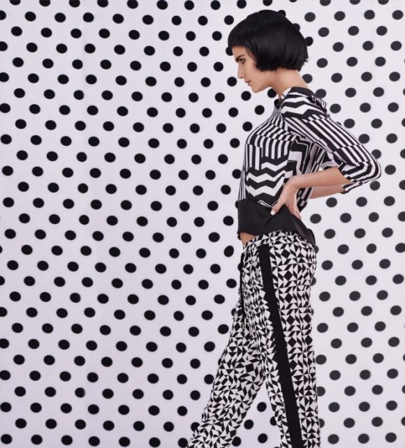 model-wearing-stylish-polka-shirt-3-1200x1324-660x728-1 model-wearing-stylish-polka-shirt-3-1200x1324-660x728-1